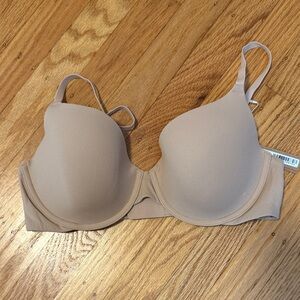 Skims T-Shirt Bra